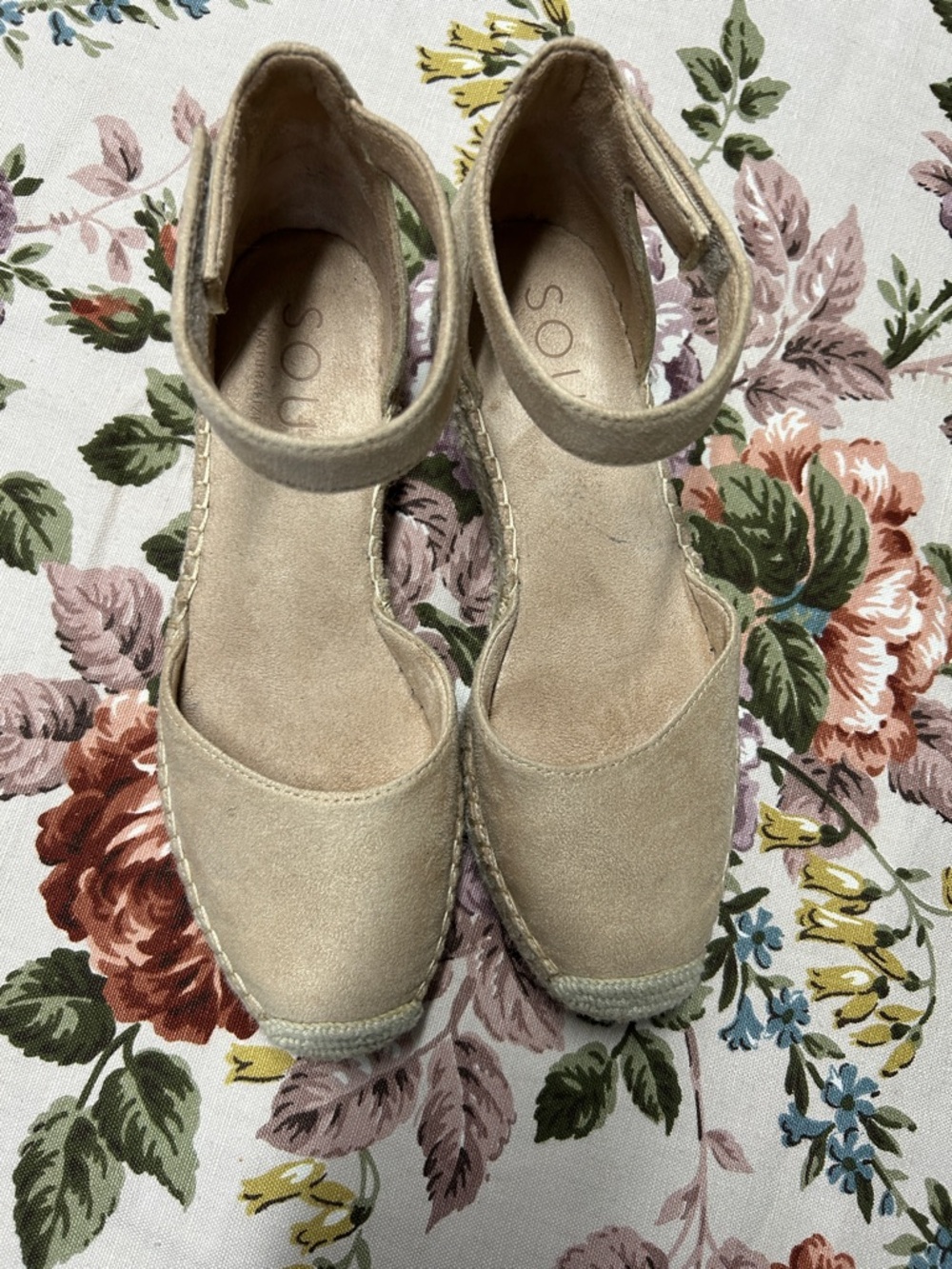 SOUL Naturalizer Beige Espadrille Ankle-Strap Wedges